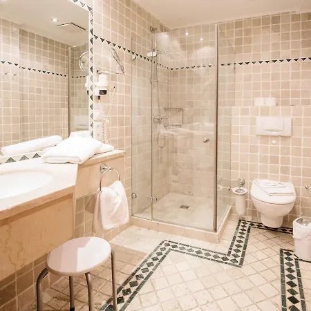 Strandvillen - Mit 1 Schlafzimmer Und Balkon Ah-628 宾茨